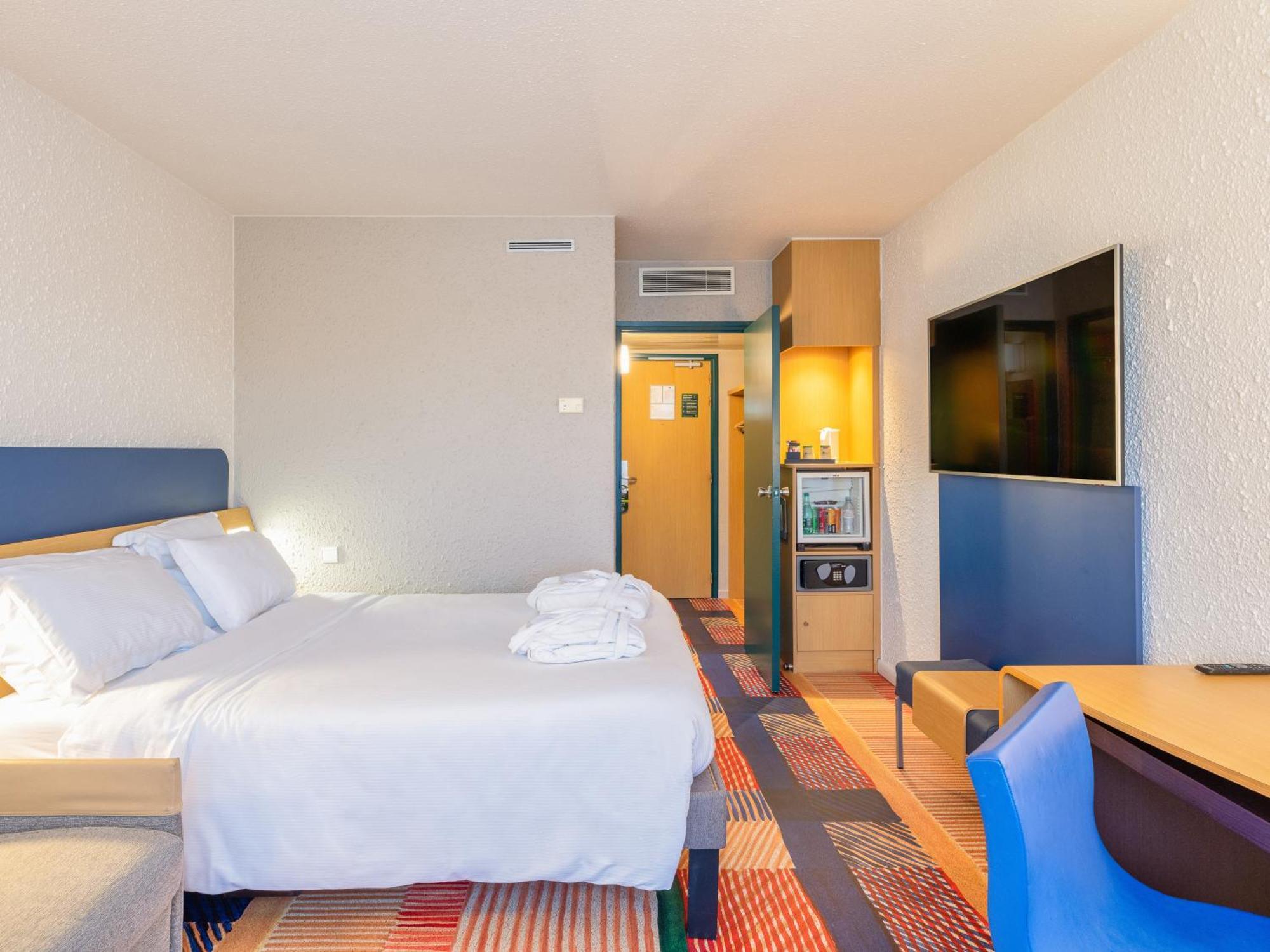 B&B Hotel Lyon Nord 4 Etoiles Dardilly Oda fotoğraf