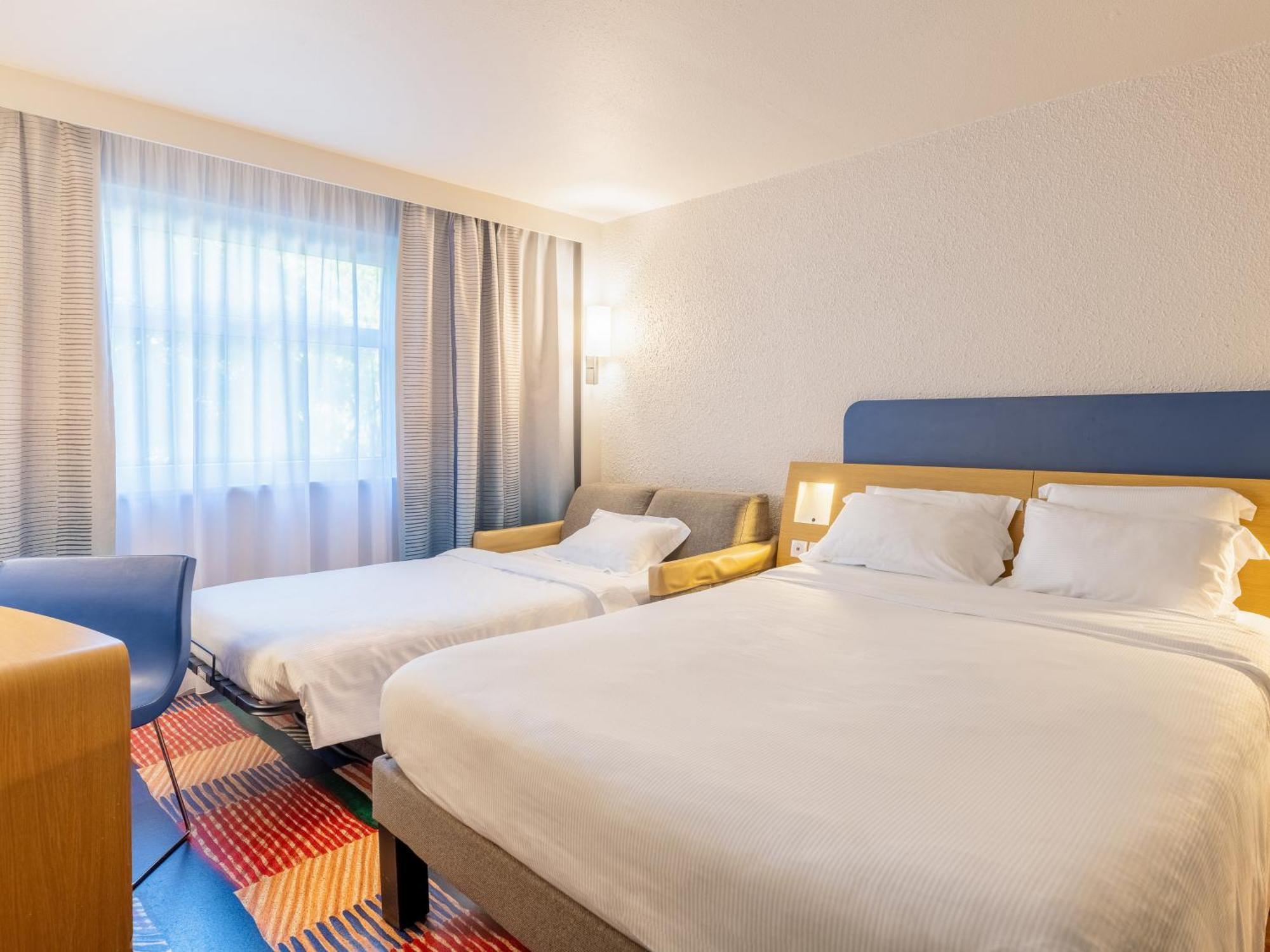 B&B Hotel Lyon Nord 4 Etoiles Dardilly Oda fotoğraf